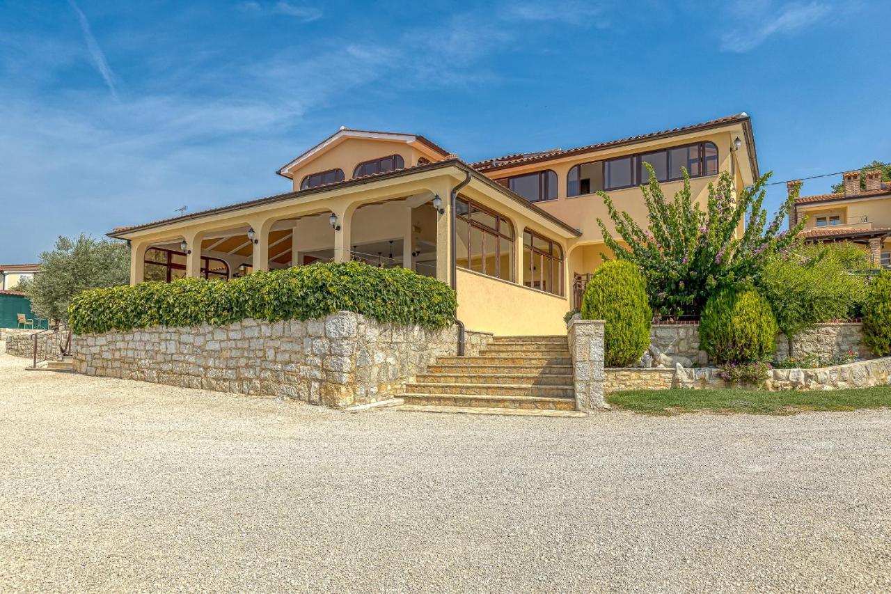 Cottage Nilda I Musalez Exterior photo