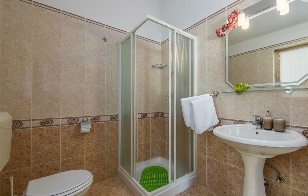 Cottage Nilda I Musalez Exterior photo